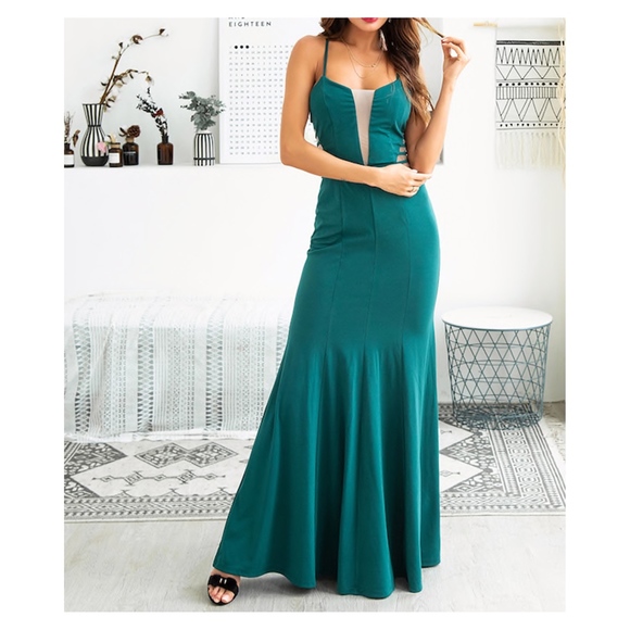 Green Sleeveless Mesh Details Fishtail Long Dress - Picture 3 of 8